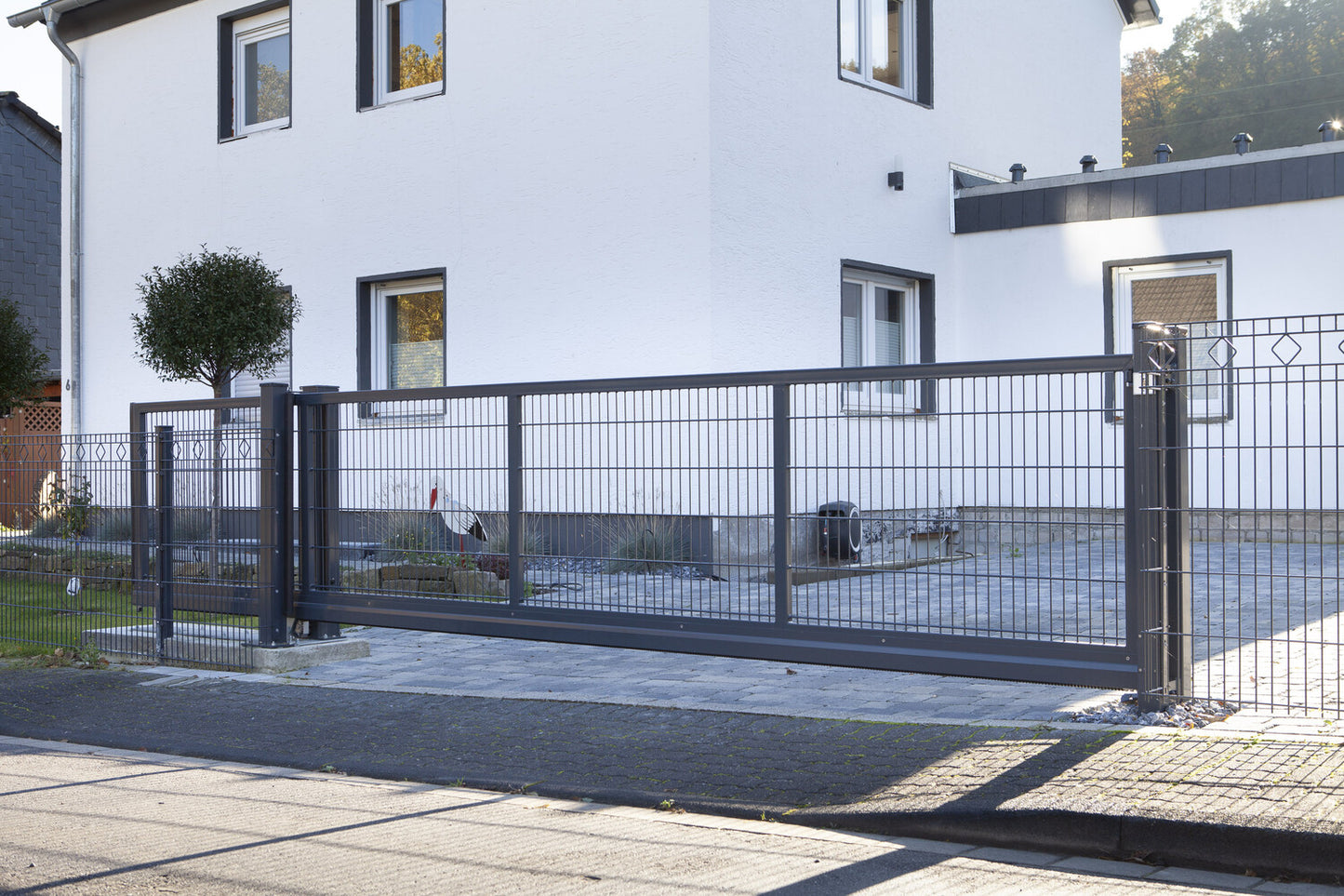 Schiebetor V-Star F60 integriert elektrisch betrieben bis 450 cm Lichte Weite